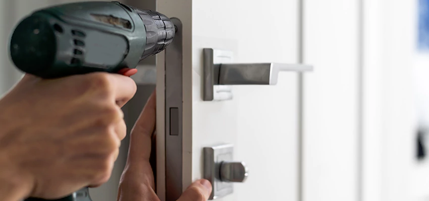 Locksmith For Lock Replacement Near Me in Vineyard, CA
