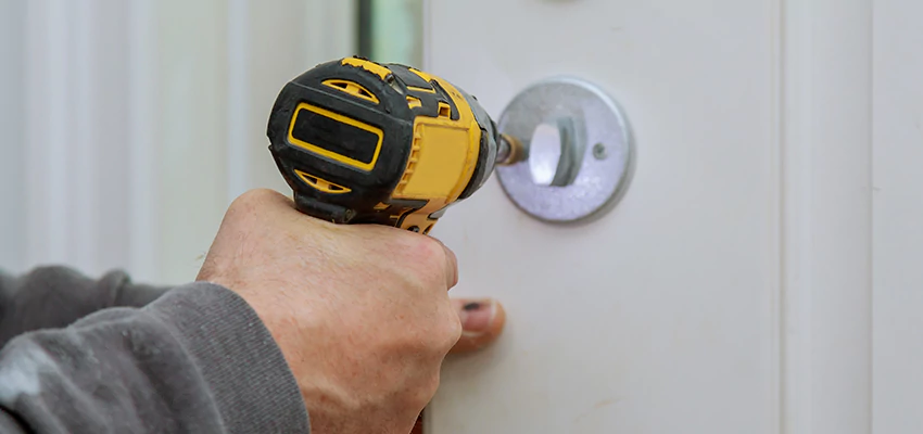 Street Locksmith For Smart Lock Repair in Vineyard, CA